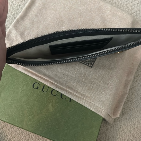 New in box! GG marmont pouch. Black leather. - Picture 6 of 6